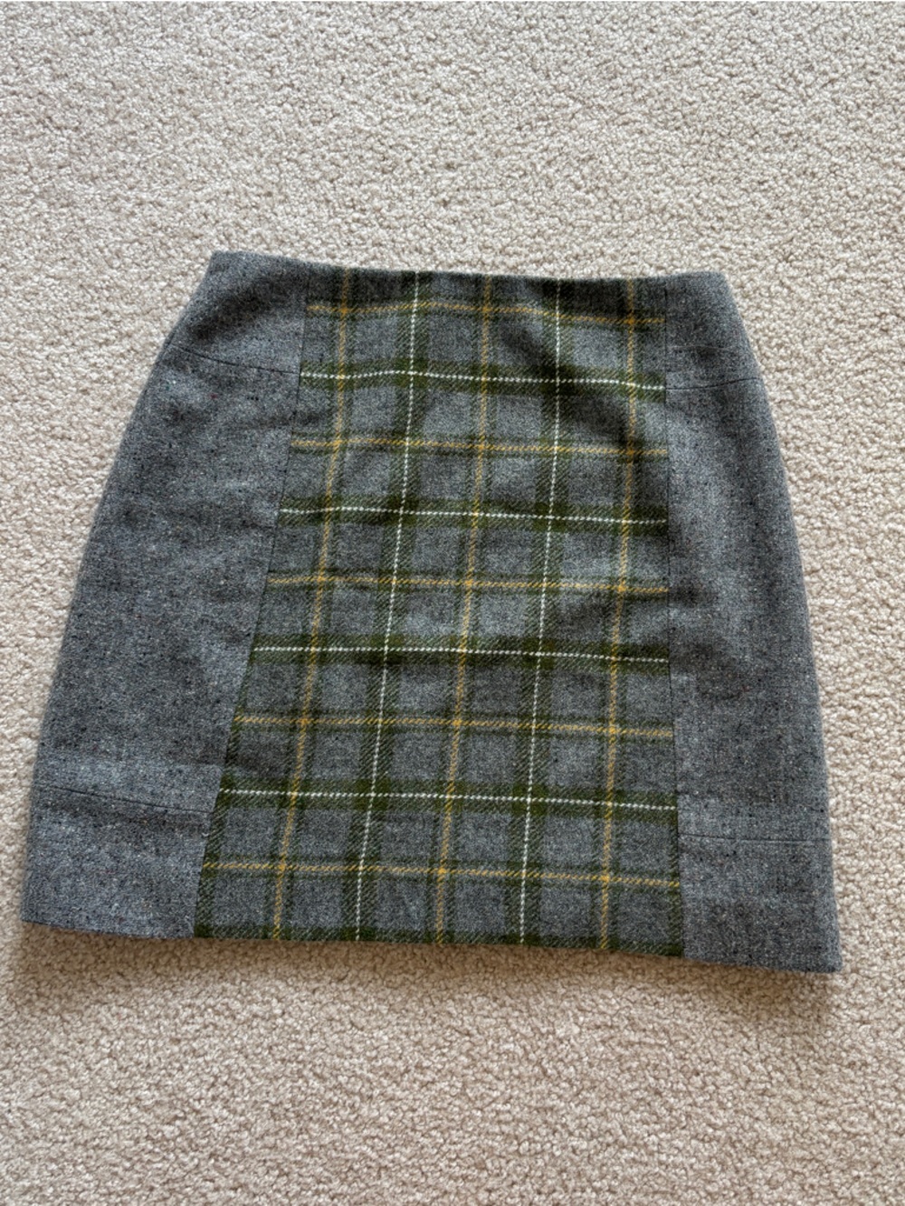 Banana Republic Gray Mini Skirt with Green & Yellow Plaid Panel - Picture 3 of 5